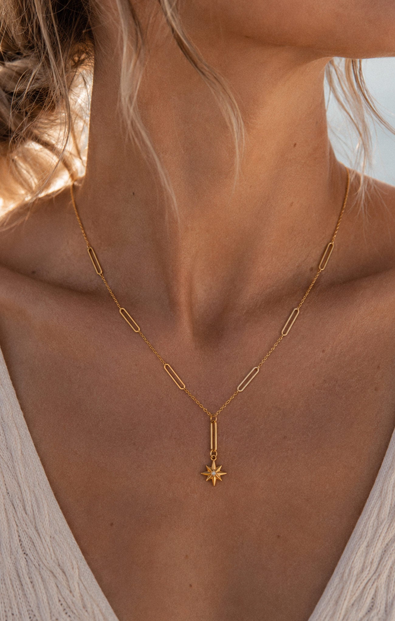 Nova Gold Star Pendant Necklace