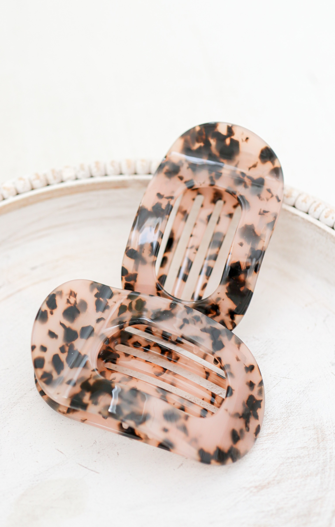 Calla Snow Leopard Claw Clip