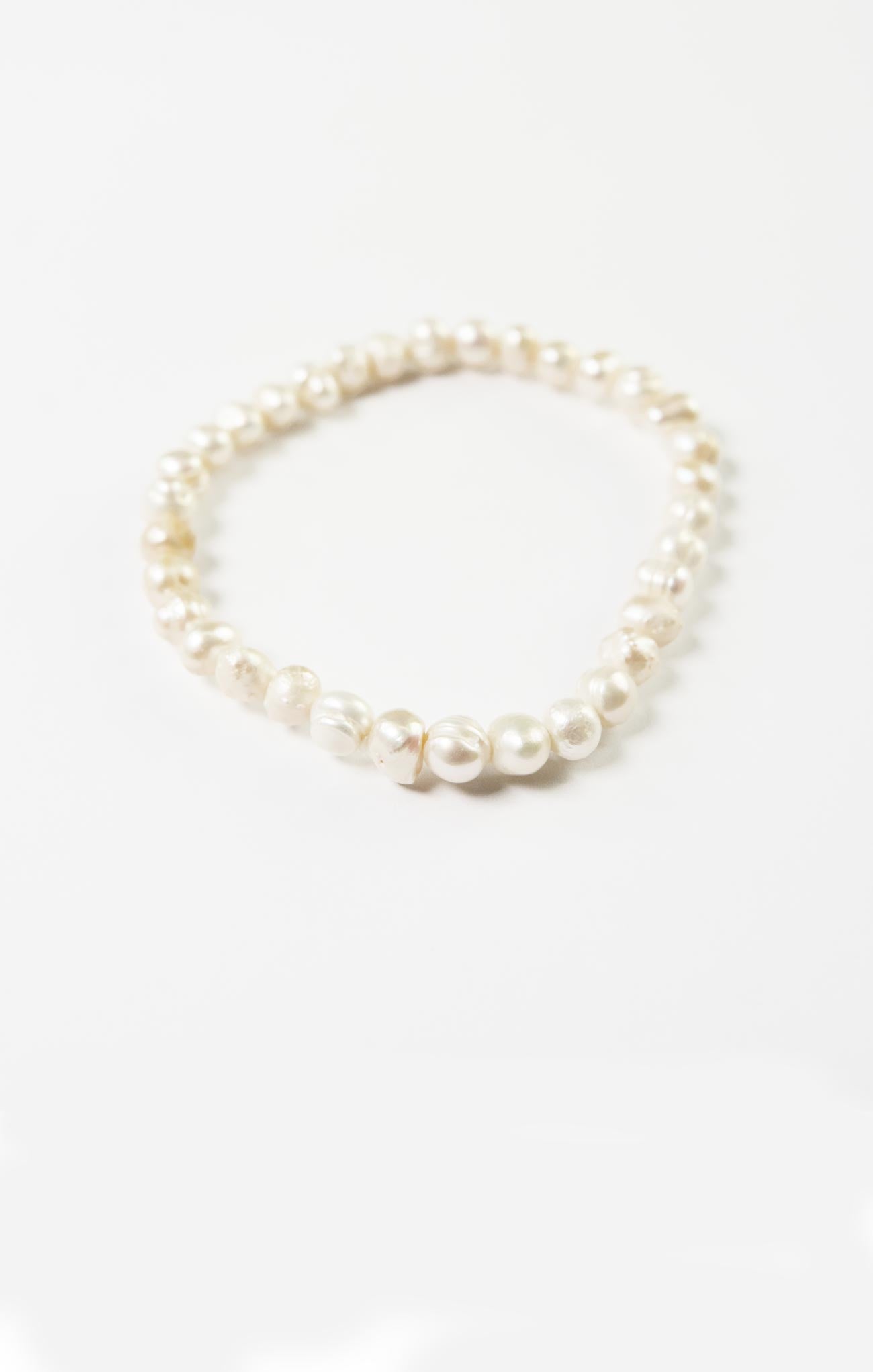 FRESHWATER PEARL BRACELET-pearl, one strand,stretch bracelet