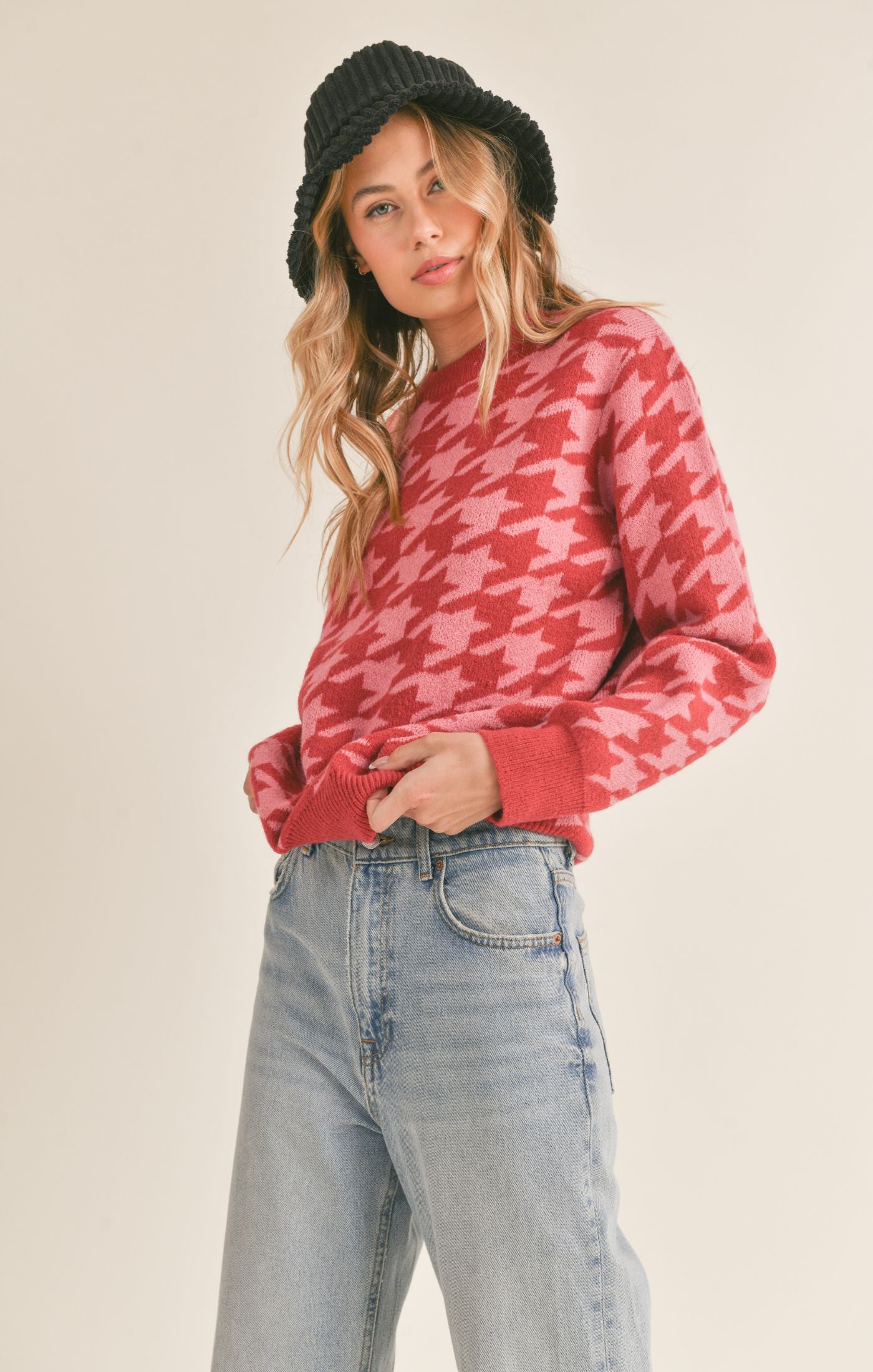 SENNA HOUNDSTOOTH SWEATER-pink red,houndstooth pattern,long sleeves,round neck