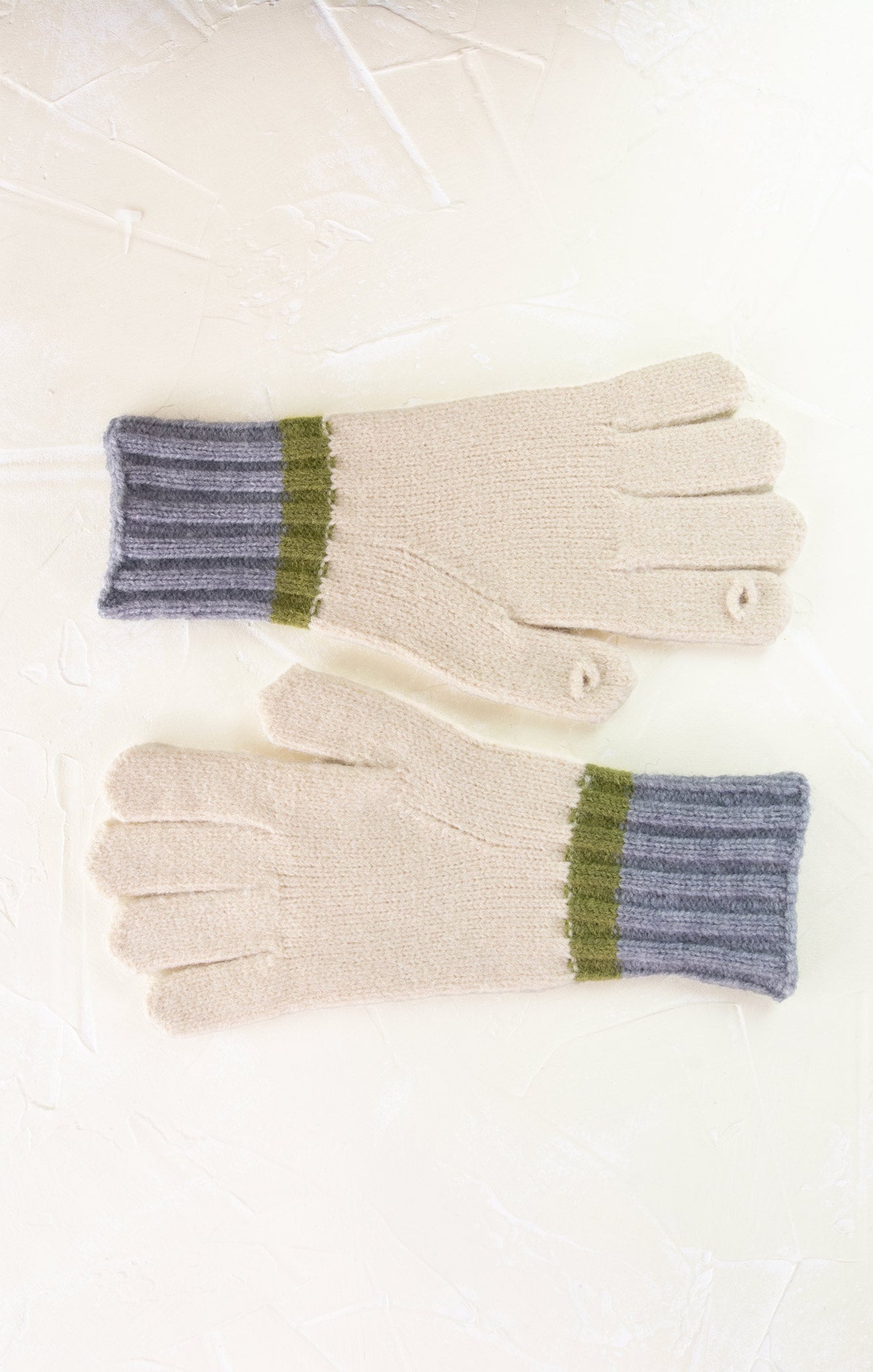 Tri-Color Finger Hole Gloves