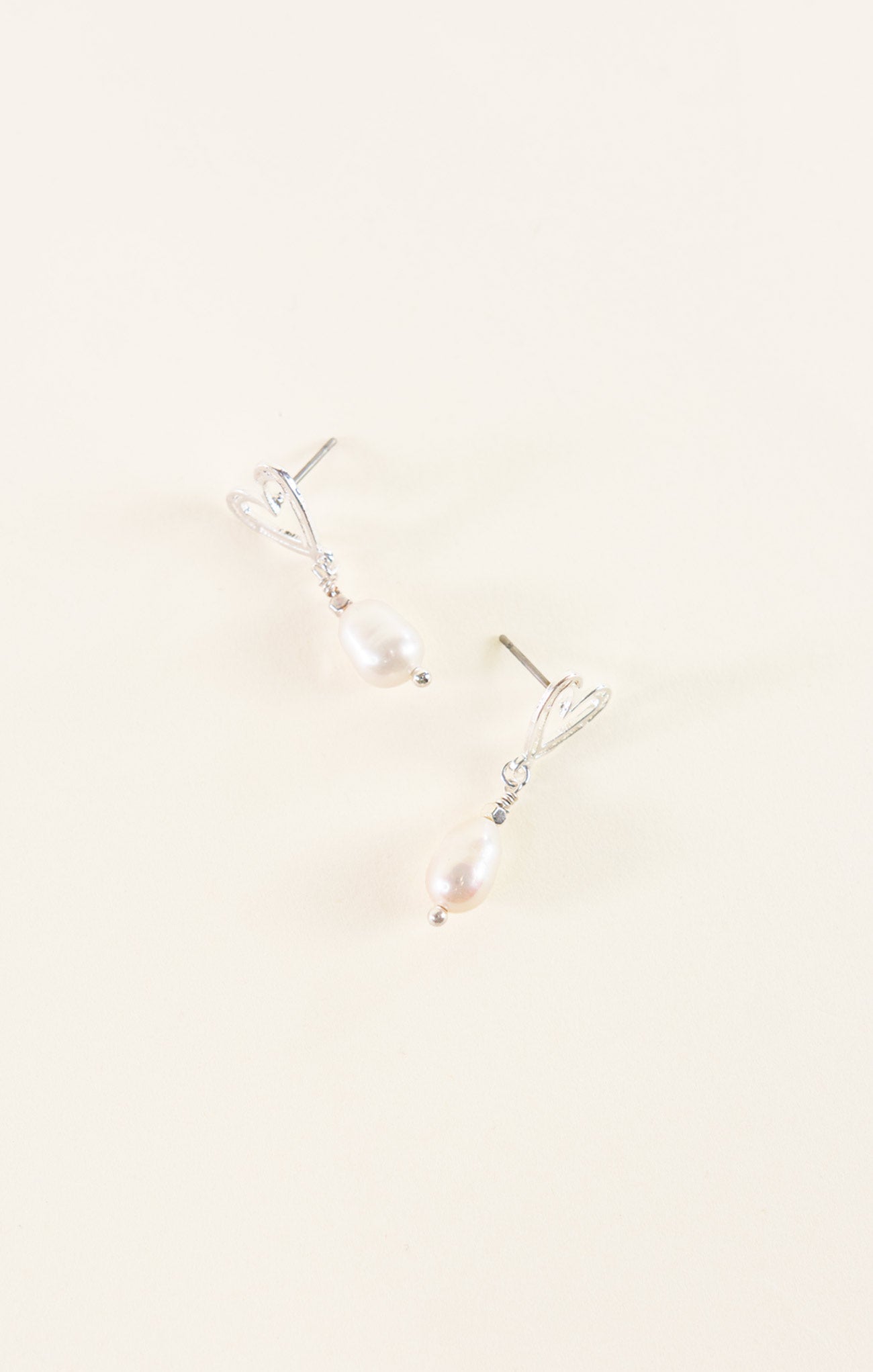silver heart earrings with pearl dangle