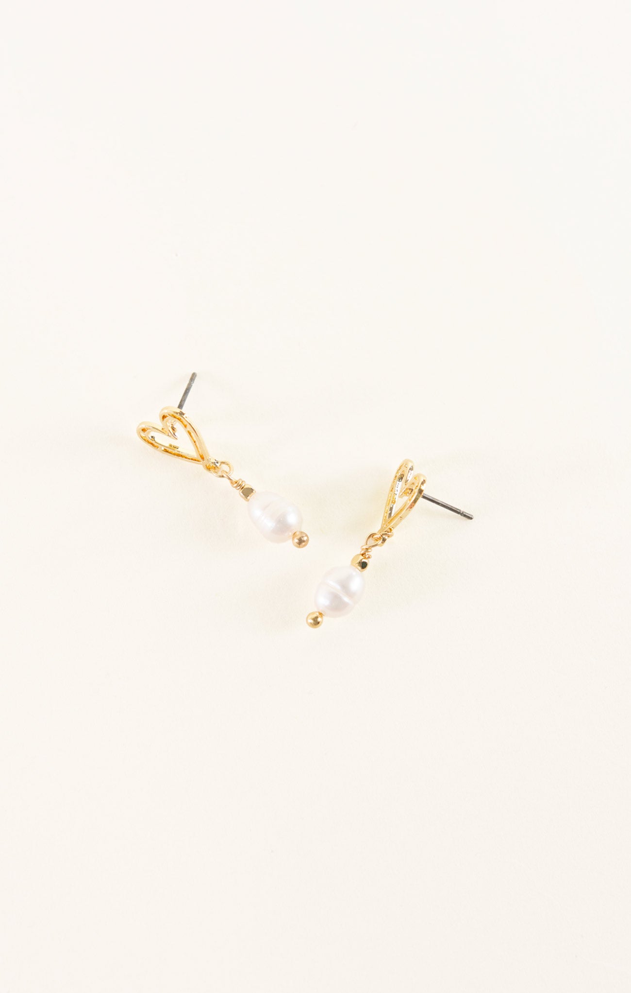 gold heart earrings with pearl dangle
